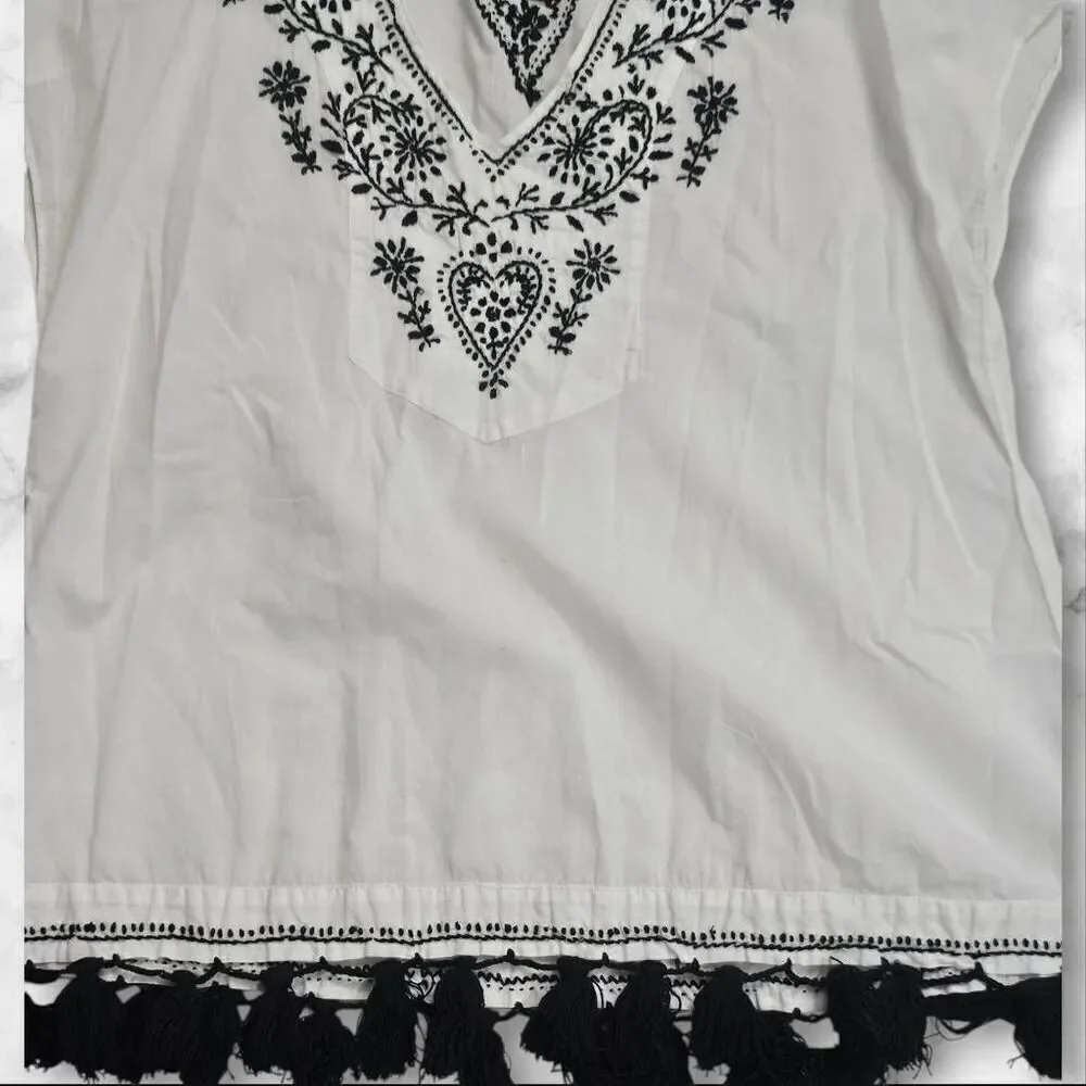 Subtle Luxury White XS Embroidered Short Sleeve